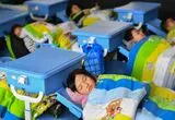 چرت ۶۰ دقیقه‌ای دانش‌آموزان چینی در مدارس