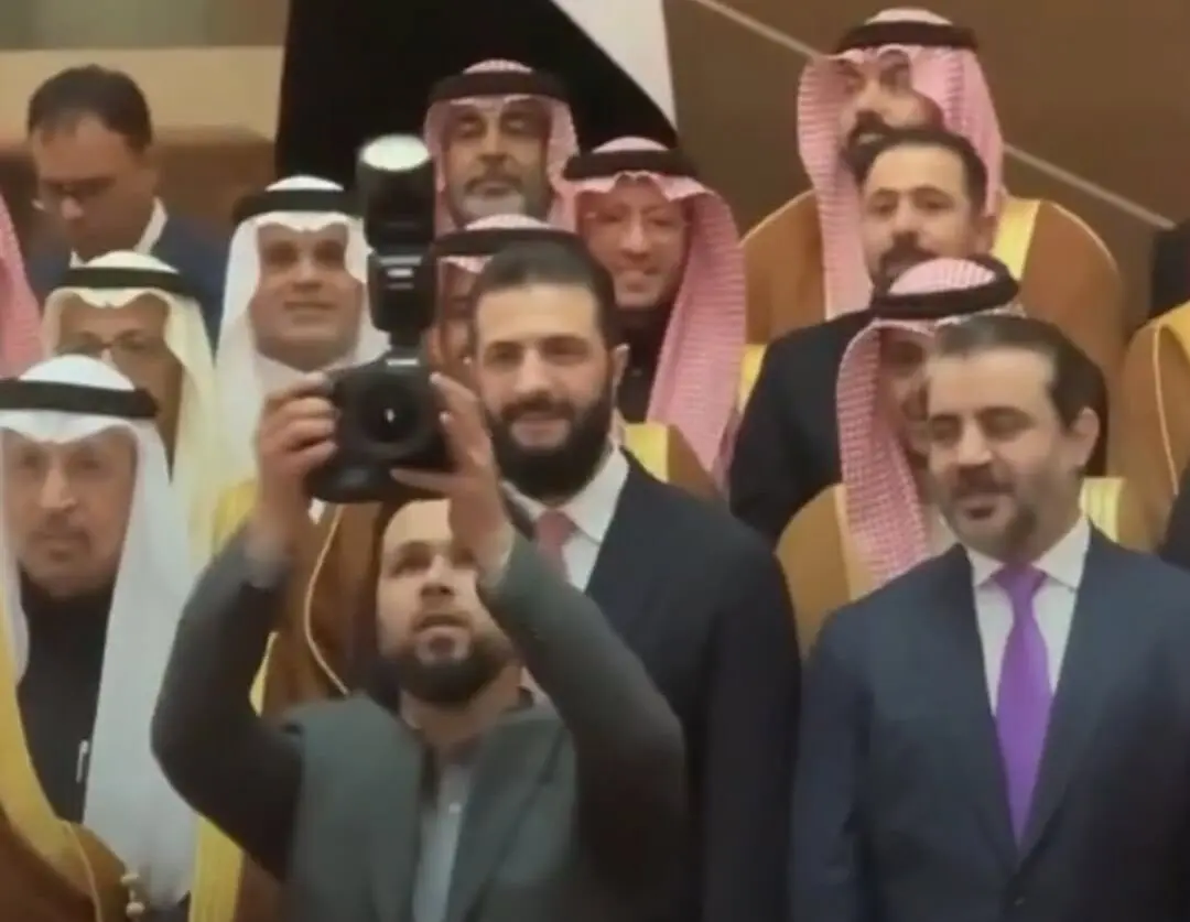 خنده جولانی به اقدام یک عکاس