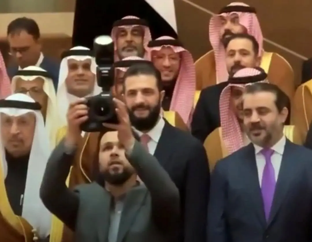 خنده جولانی به اقدام یک عکاس