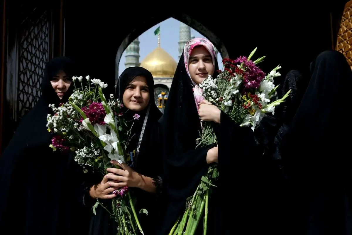 تصاویر؛ استقبال نمادین قمی‌ها از حضرت معصومه(س)