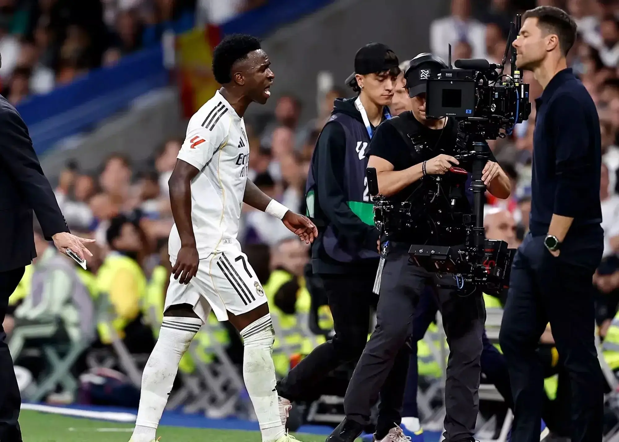 واکنش ژابی آلونسو به جنجال وینیسیوس در بازی رئال بارسا