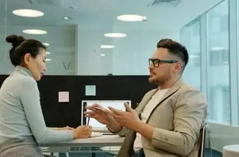 روش‌های ارائه بازخورد مؤثر و نتیجه‌بخش