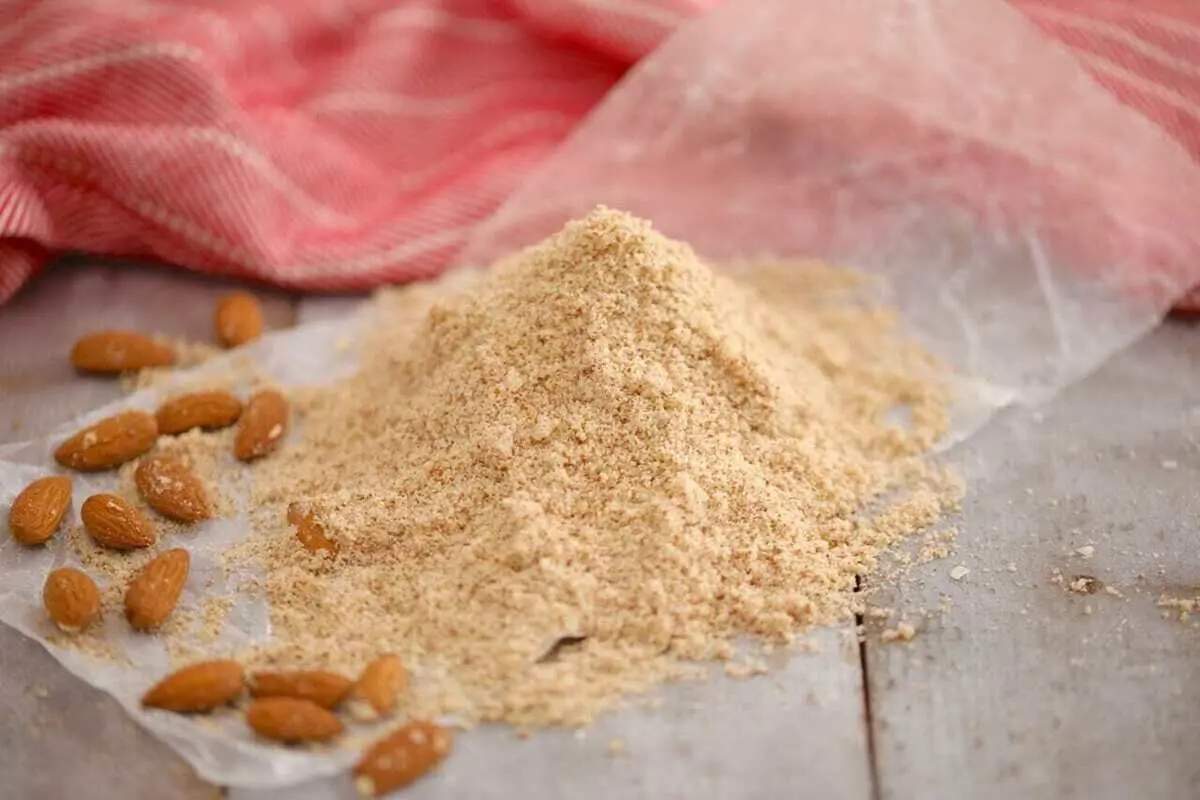 هر آنچه باید درباره آرد بادام بدانید؛ از خواص تا طرز تهیه در خانه