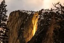 آبشاری که مثل «آتش» می‌سوزد!