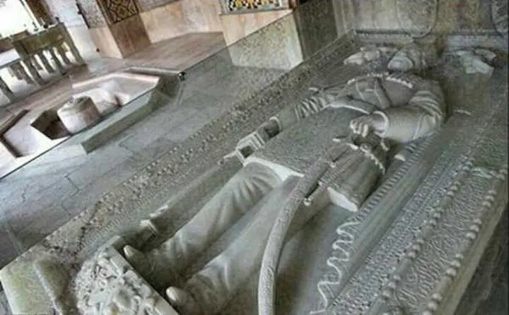 سند مخارج سنگ قبر ناصرالدین‌شاه