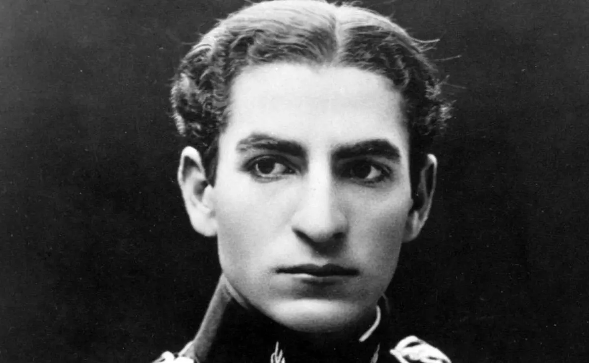 محمدرضا پهلوی در ۱۳ سالگی، مدرسه شبانه‌روزی له‌روزه سوئیس