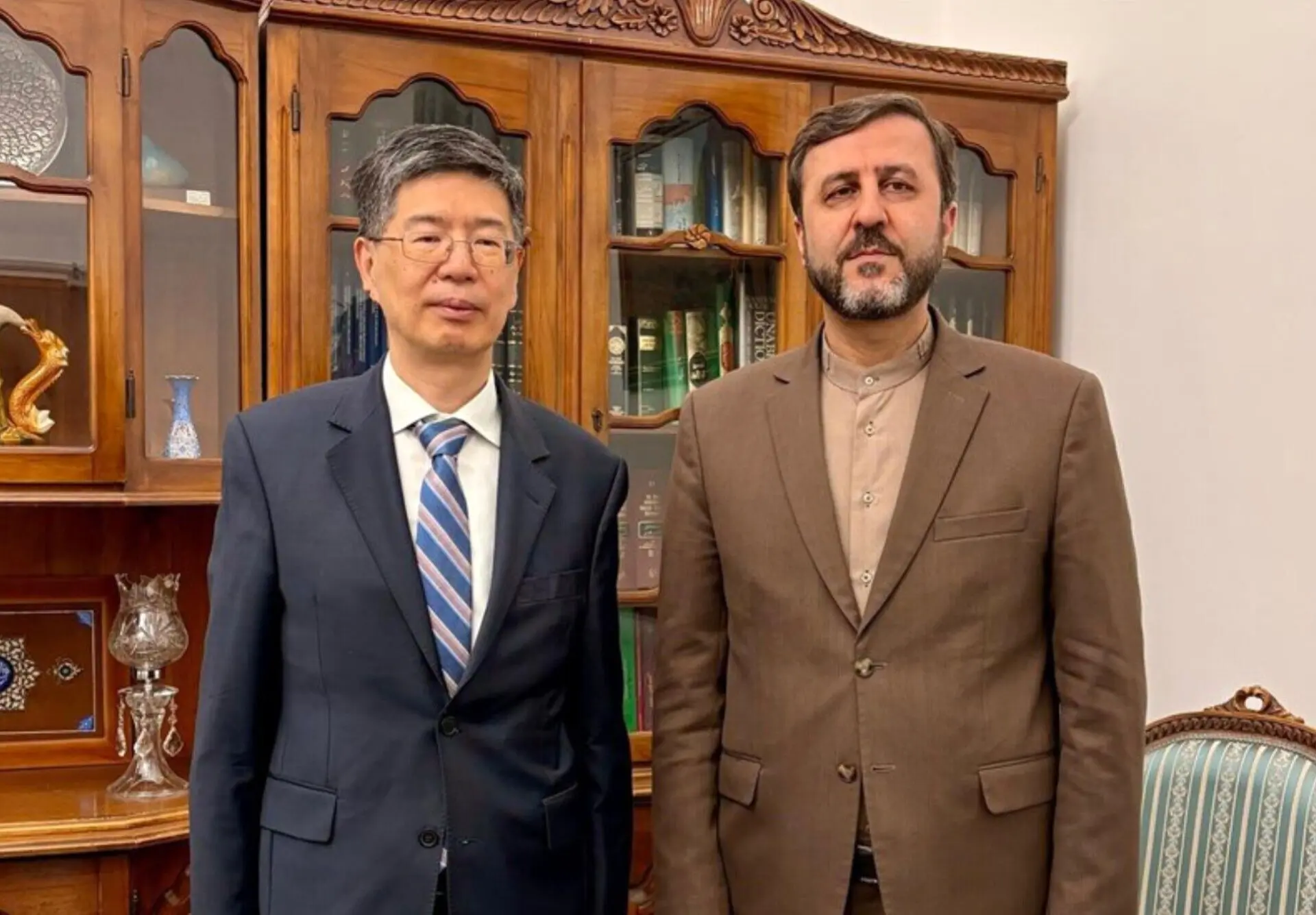 دیدار معاون حقوقی عراقچی با سفرای چین و روسیه؛ تبادل نظر درباره آخرین دور مذاکرات