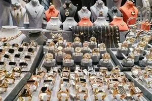 قیمت دلار، طلا و سکه امروز سه‌شنبه 14 مهر 1405