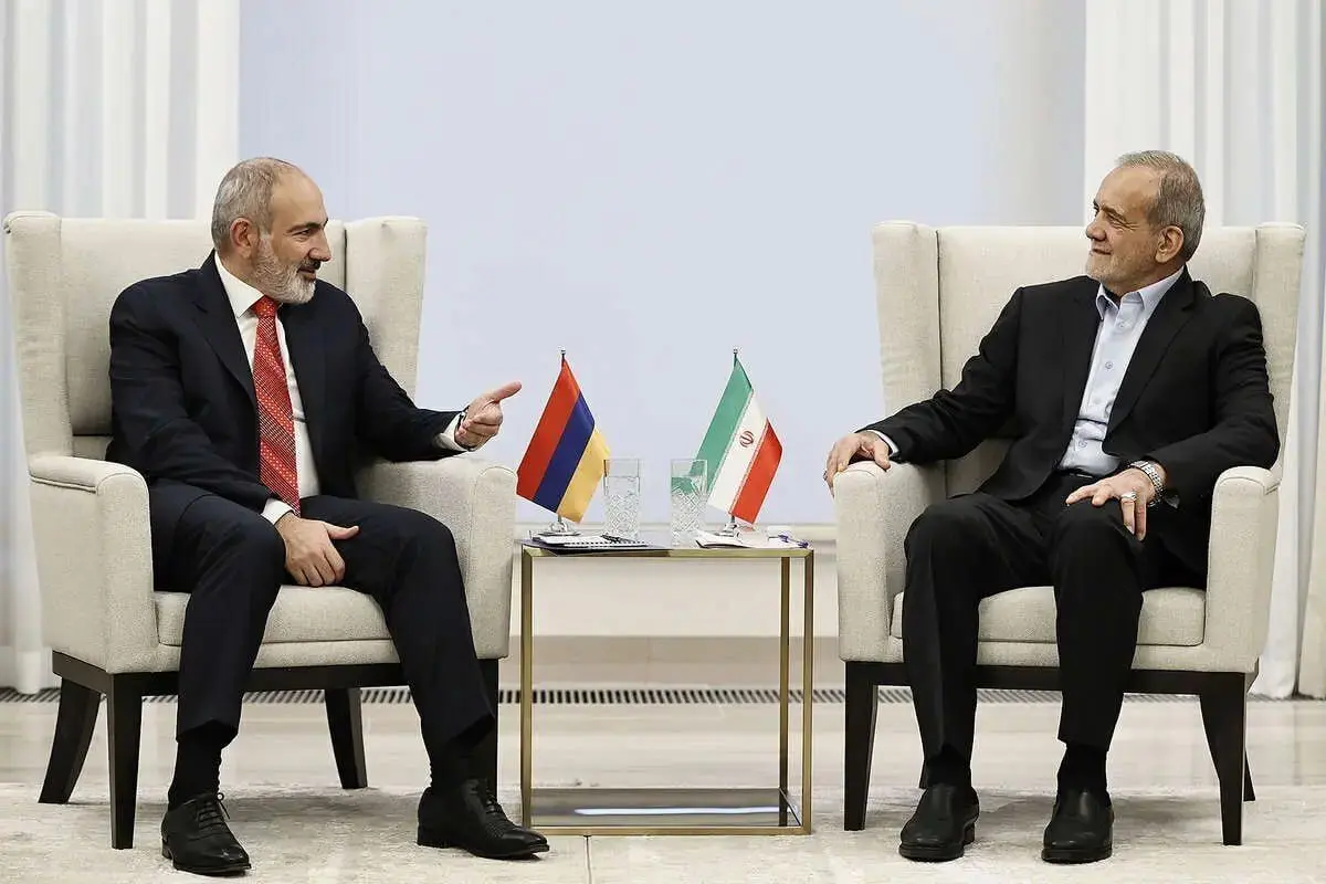 طولانی شدن مذاکره خصوصی پزشکیان و پاشینیان؛ قرار بود ۲۰ دقیقه باشد اما ۲ ساعت شد