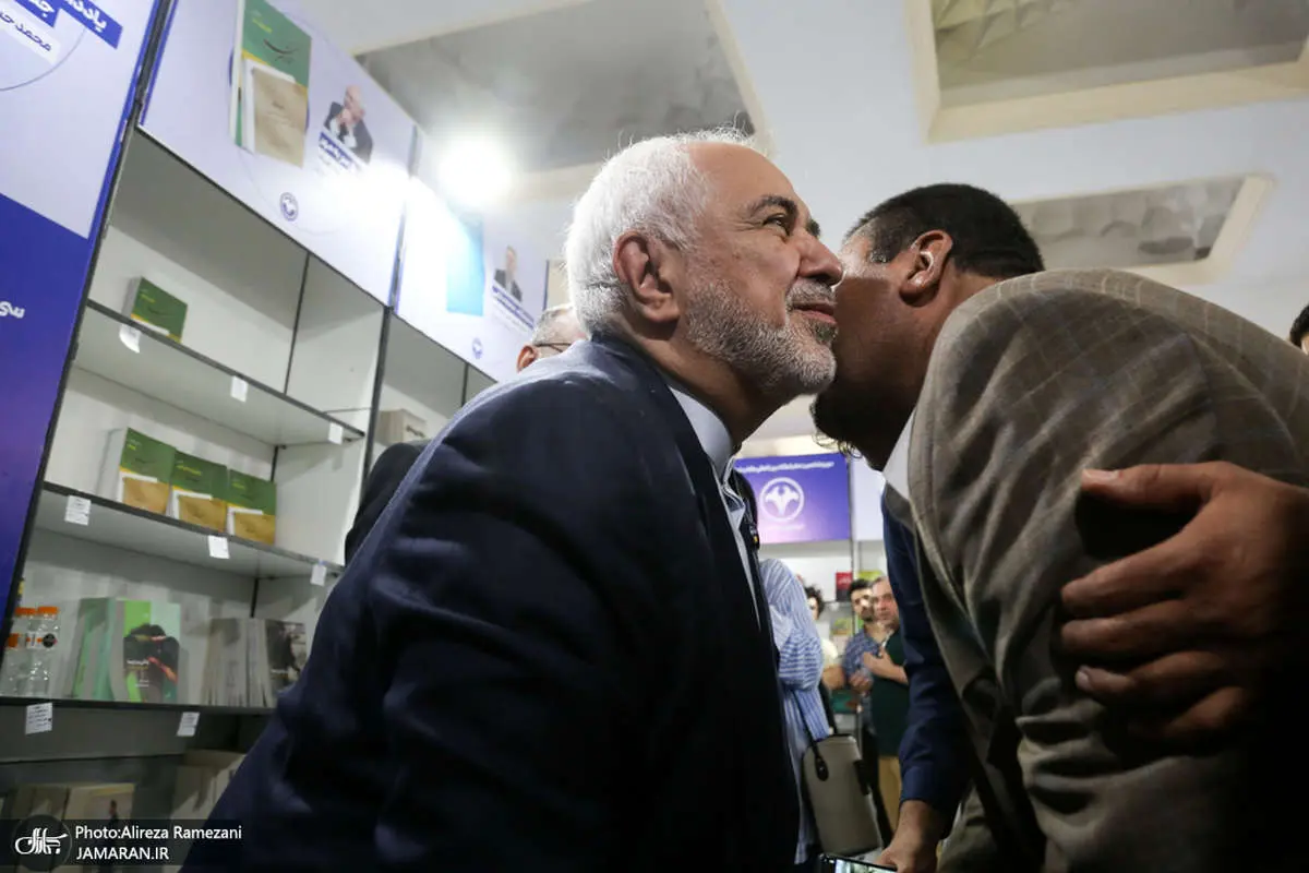 تصاویر؛ جشن امضای کتاب خاطرات ۸ ساله ظریف