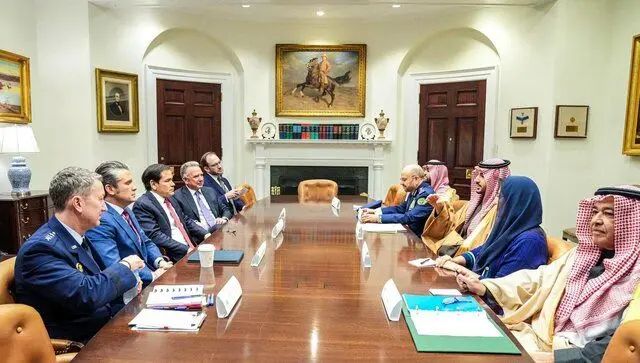 رایزنی وزیر دفاع عربستان با مقامات آمریکایی درباره تحولات منطقه
