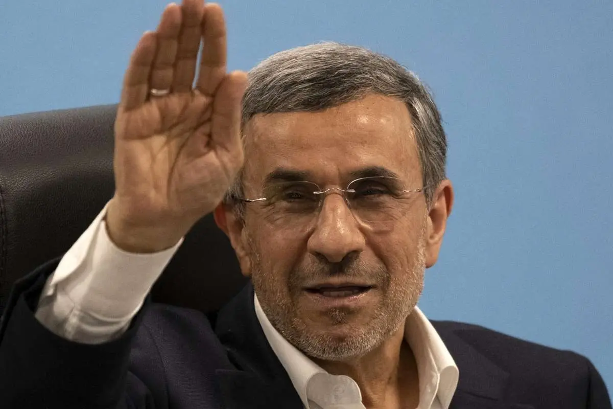 اگر احمدی‌نژاد ادعا کرد امام‌زمان یا حتی خداست، تعجب نکنید! 