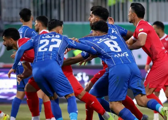 ماجرای توهین نژادپرستانه ستاره استقلال به اوریه و چشم‌پوشی پرسپولیس!