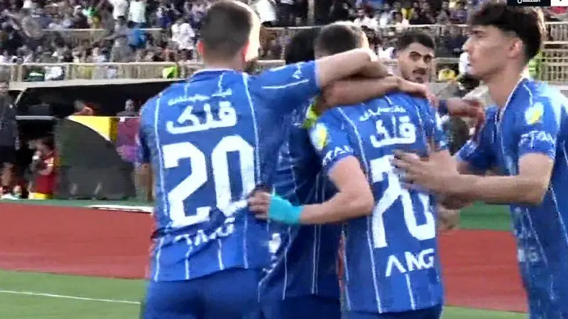 ببینید: گل اول استقلال به فجرسپاسی توسط آسانی در دقیقه 42