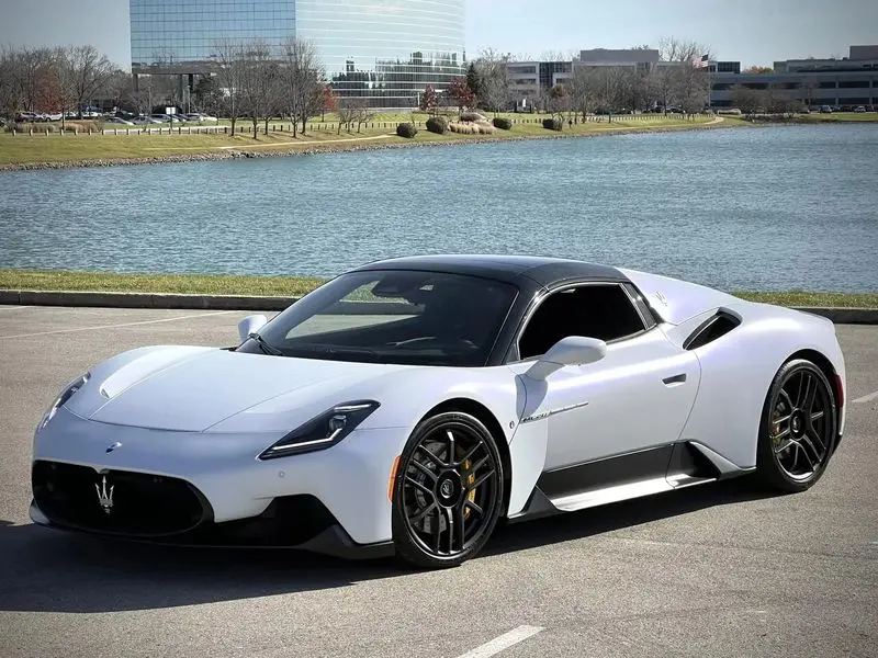 مازراتی MC ۲۰ سیلو