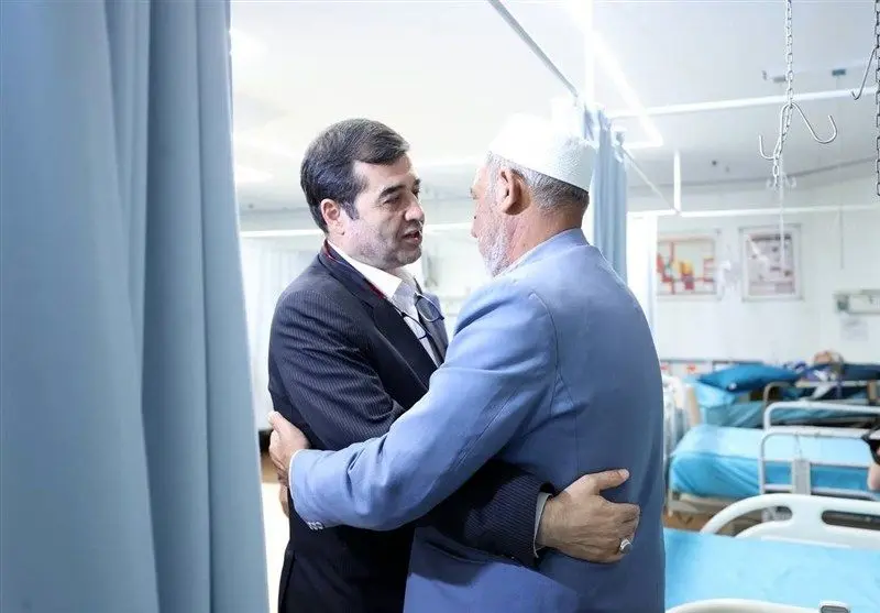 عیادت وزیر ورزش از صابر کاظمی و دستور ویژه برای پیگیری