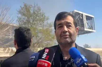 ببینید؛ وزیر ورزش در ورزشگاه تخریب شده آزادی لحظاتی بعد از حمله موشکی