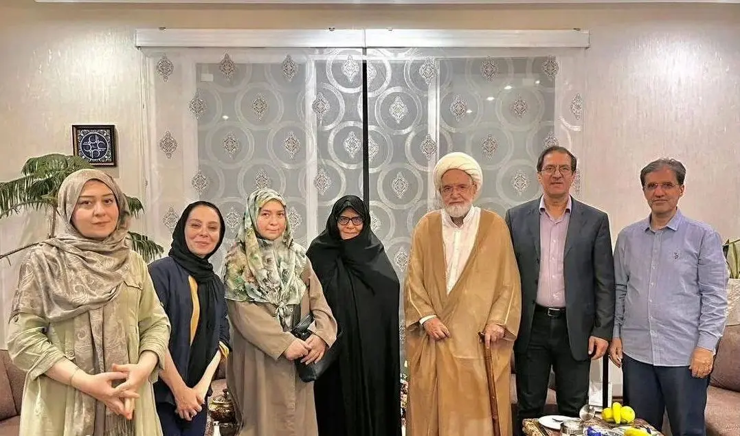 انتقاد روزنامه خراسان از اظهارات جدید مهدی کروبی/ می‌خواهد رفتار ۸۸ خود را بازسازی کند

