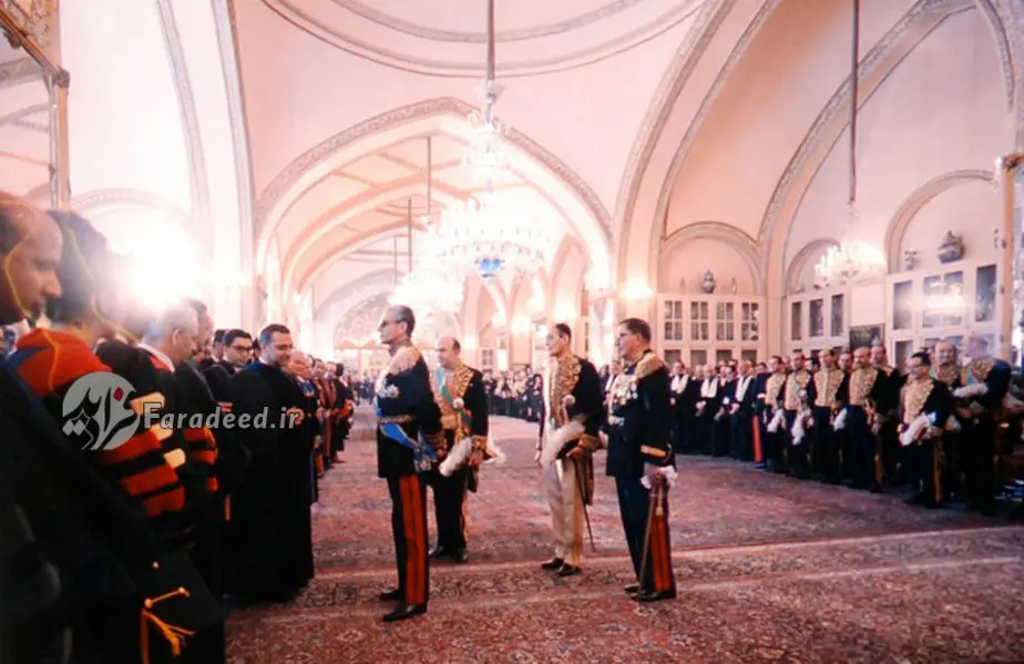 (تصاویر) مراسم معرفی کابینه هویدا به شاه