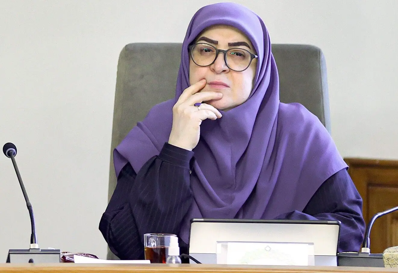 اقرار خانم سخنگو