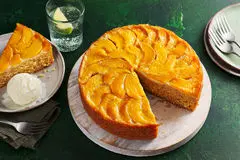 طرز تهیه کیک برگردان انبه؛ دنیایی از طعم و بو 

