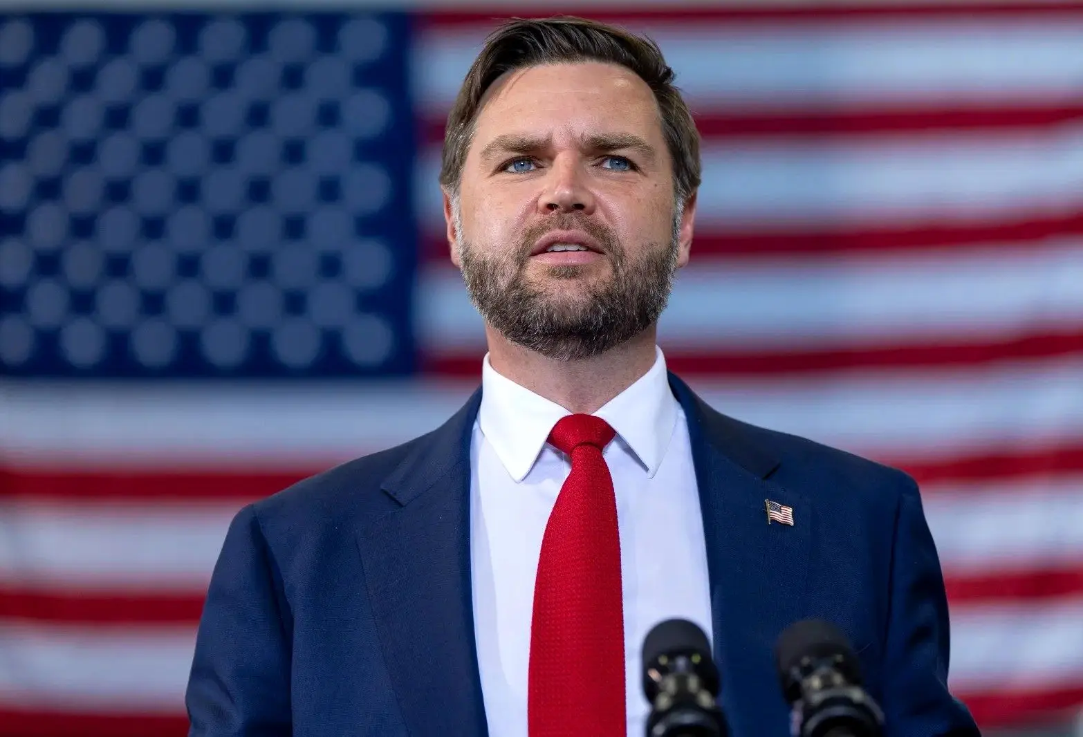 پولیتیکو: جی‌دی ونس جهان را سردرگم کرده است