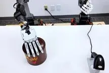 ببینید؛ دست رباتیکی که درب نوشابه را باز می‌کند!