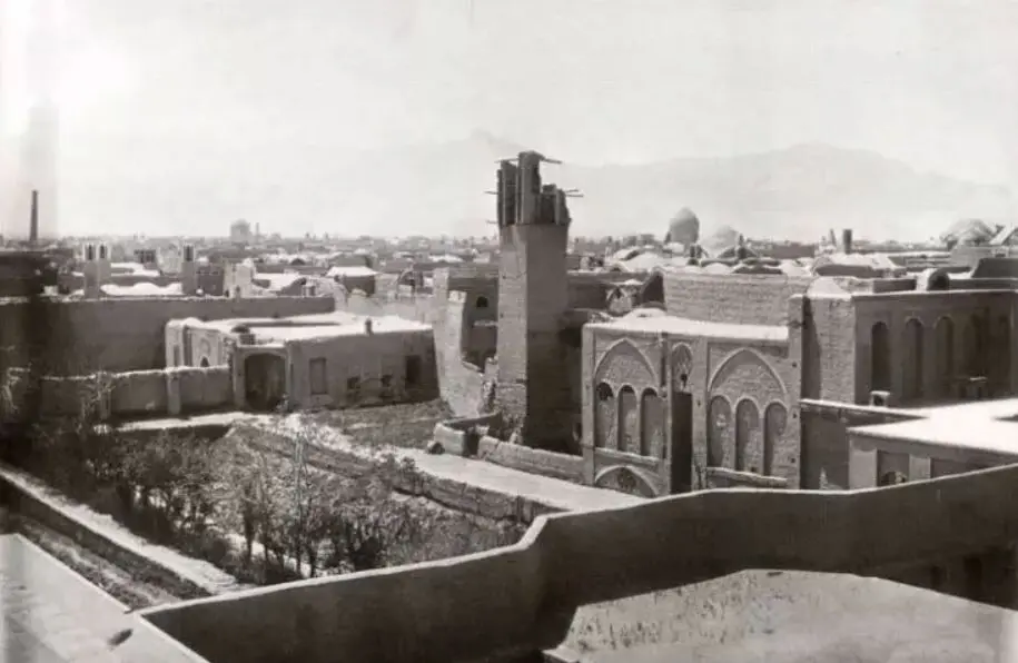 عکس هوایی شهر کاشان سال ۱۳۰۳ خورشیدی
