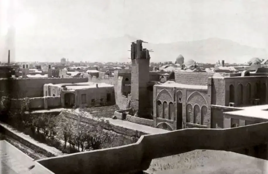 عکس هوایی شهر کاشان سال ۱۳۰۳ خورشیدی
