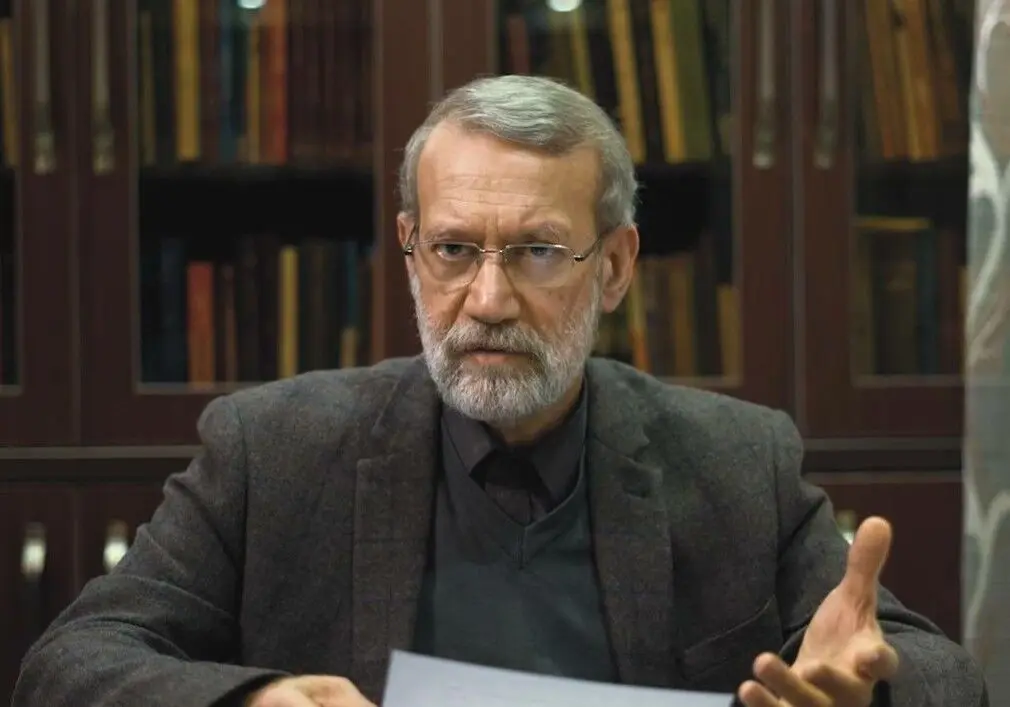 علی لاریجانی: شیفتگی ترامپ به جولانی از کمدی‌های روزگار است 