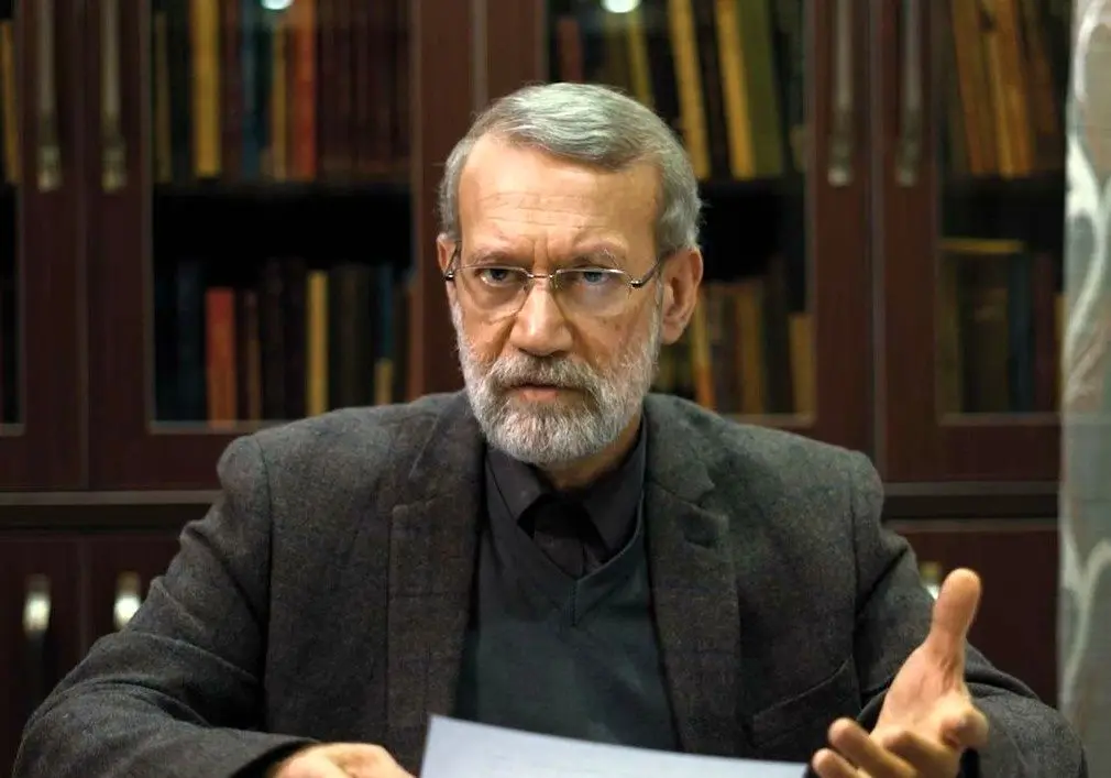 علی لاریجانی: شیفتگی ترامپ به جولانی از کمدی‌های روزگار است 