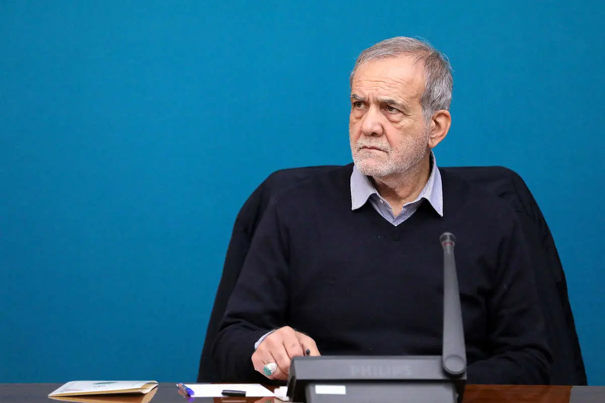 پزشکیان: تعرض به رهبری، به‌منزله جنگ تمام عیار با ملت ایران است