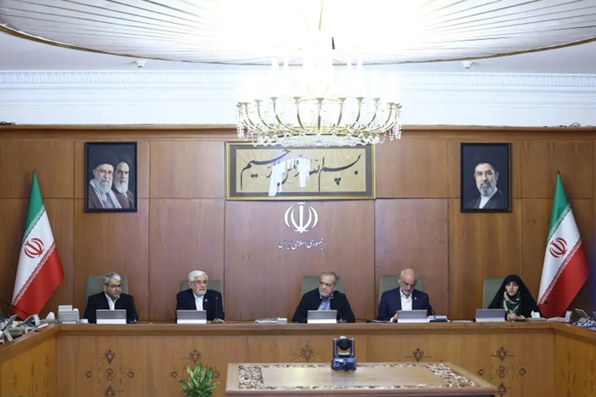 پزشکیان: دولت برای خروج از وضعیت «نه جنگ، نه صلح» با تمام ظرفیت تلاش می‌کند