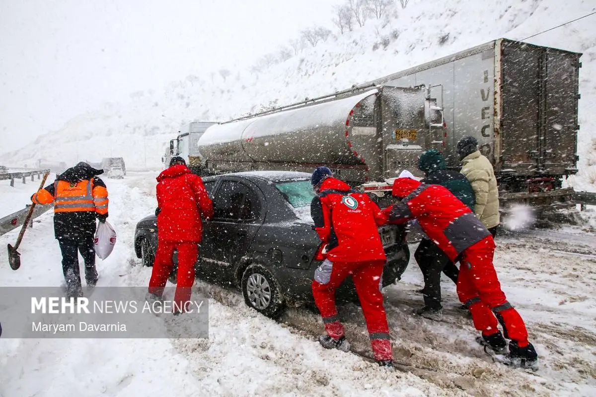 تصاویر؛ گیر کردن خودروها در گردنه برفی امین‌الله بجنورد 21