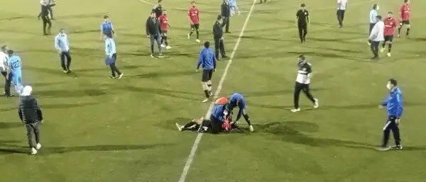 حمله دو برادر فوتبالیست به گلر تیم لیگی با سلاح سرد!