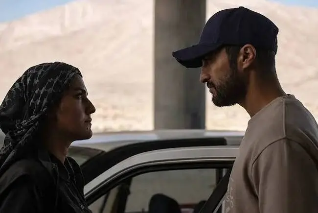 نقد و بررسی فیلم سینمایی «اسکورت»؛ وقتی امیر جدیدی میان قانون و اخلاق گیر می‌کند