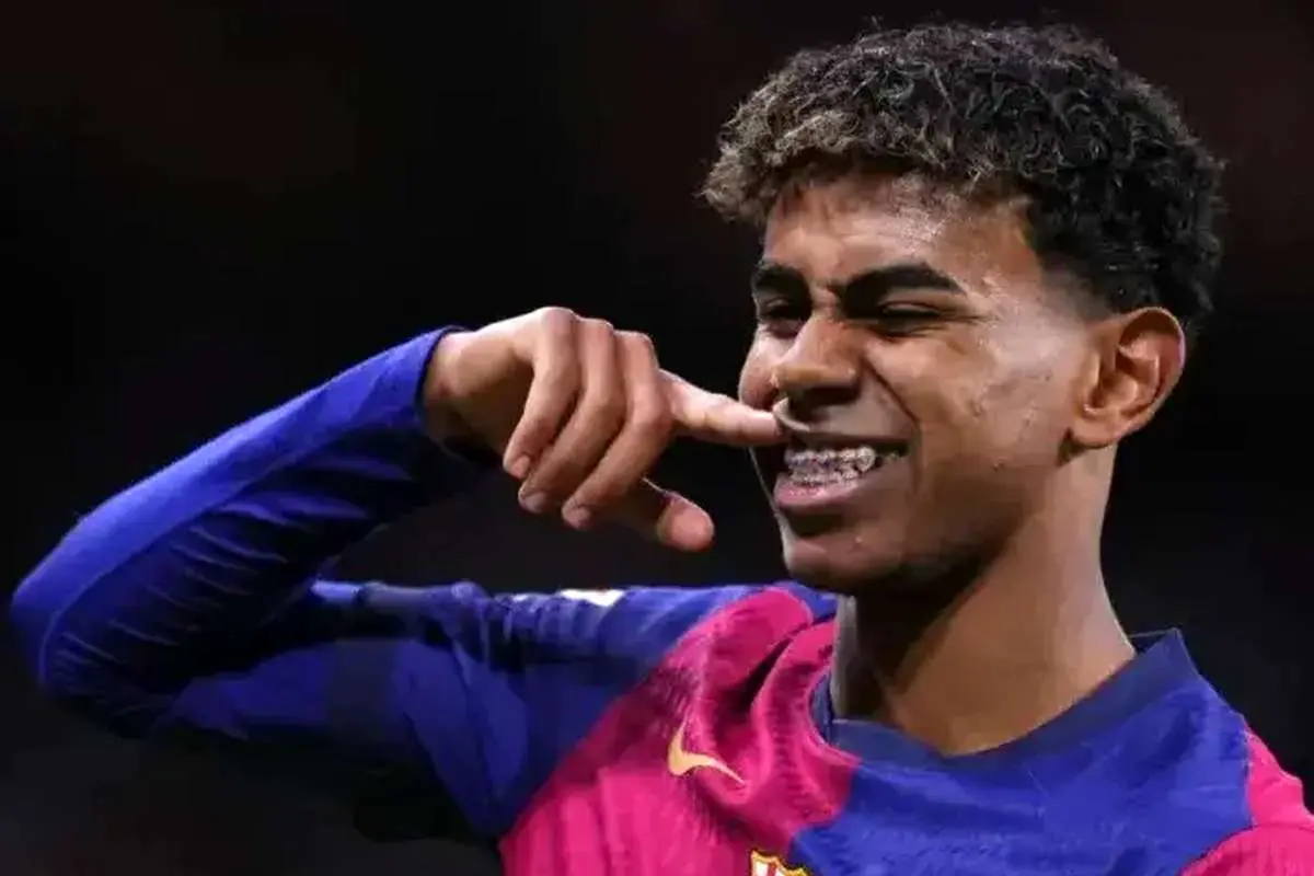 فاش شدن راز بزرگ ستاره بارسلونا؛ پاهای کج لامین یامال!