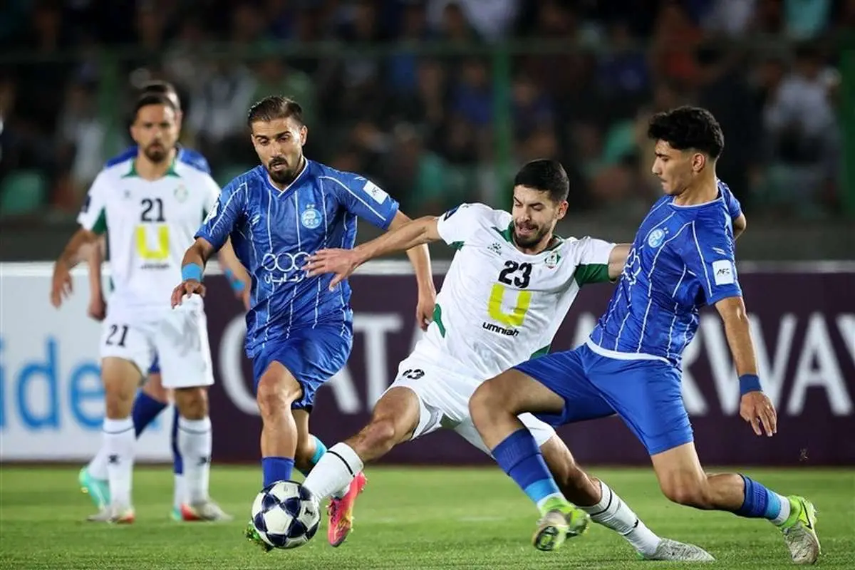 شعار هواداران علیه پرسپولیس در بازی استقلال مقابل الوحدات