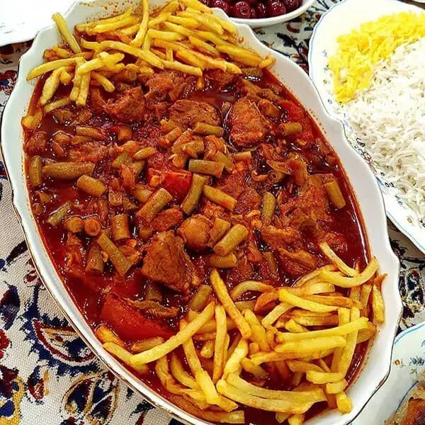 این خورش متفاوت را با گوشت و سبزیجات درست کنید!

