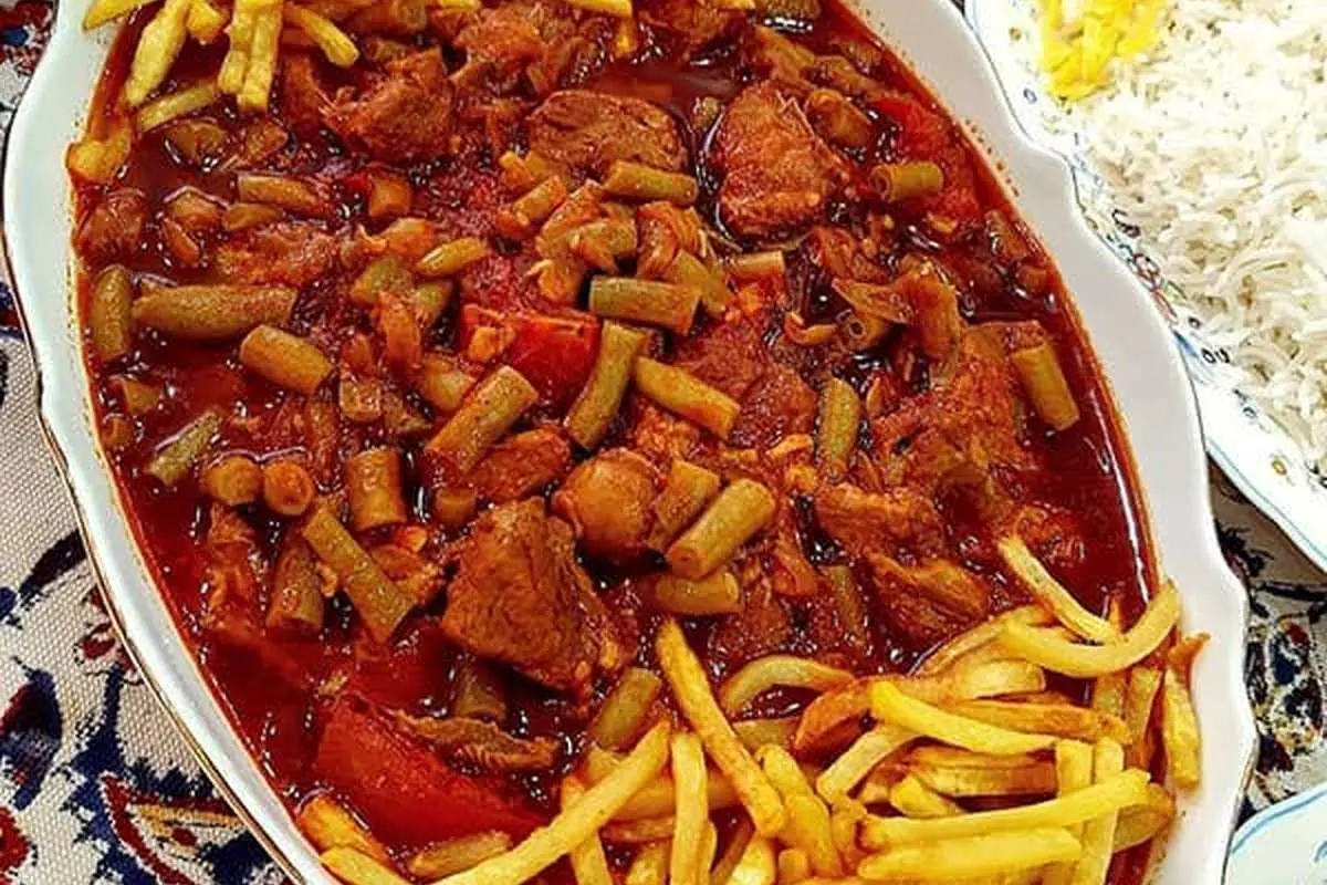 این خورش متفاوت را با گوشت و سبزیجات درست کنید!

