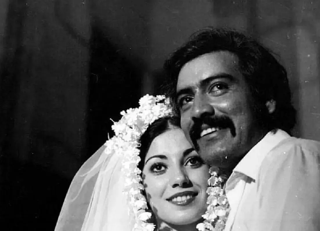  «منوچهر وثوق» در 29 سالگی و در کنار «ناصر ملک مطیعی»؛ سال 51 