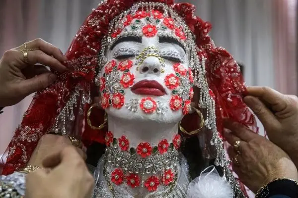 تصاویر؛ آرایش سنتی عروس مسلمان در بلغارستان