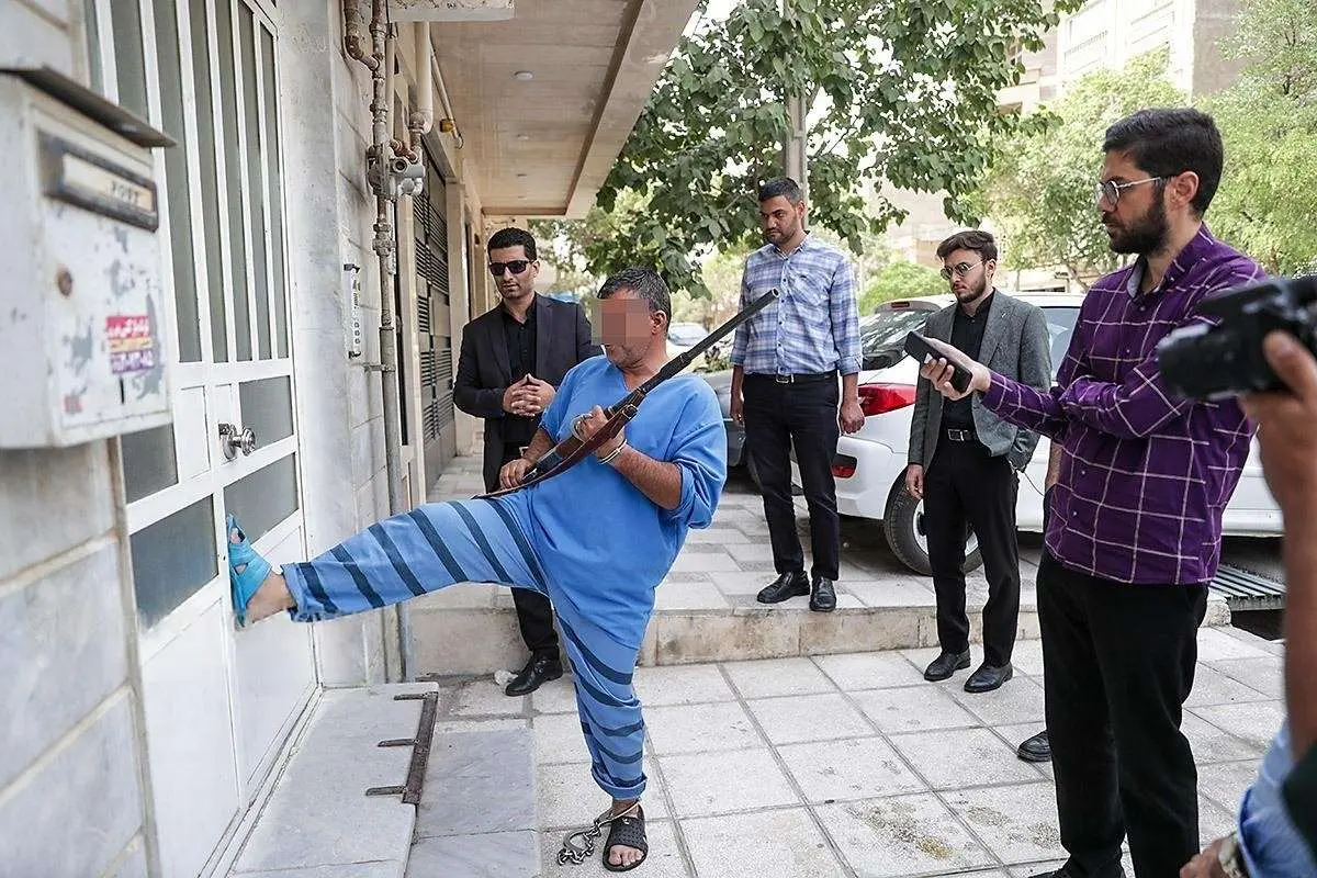بازسازی یک جنایت؛ پسری که پدرش را برای طلاهای مادر کشت!