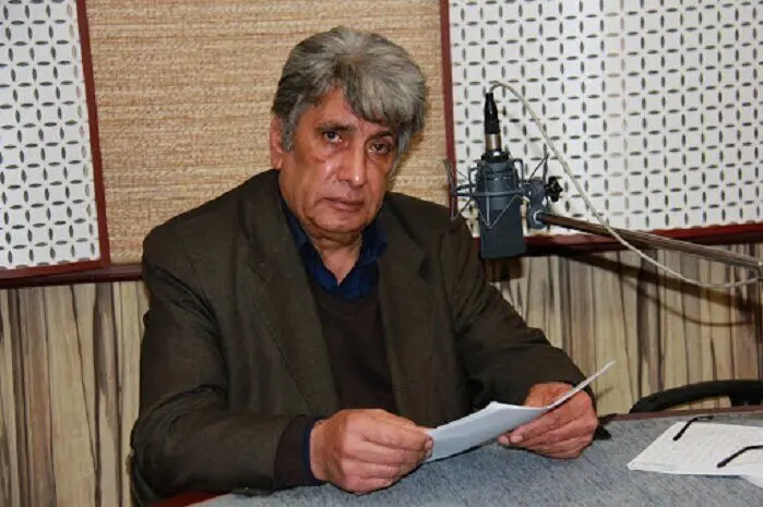 تشییع پیکر بهروز رضوی بر روی دوش هنرمندان