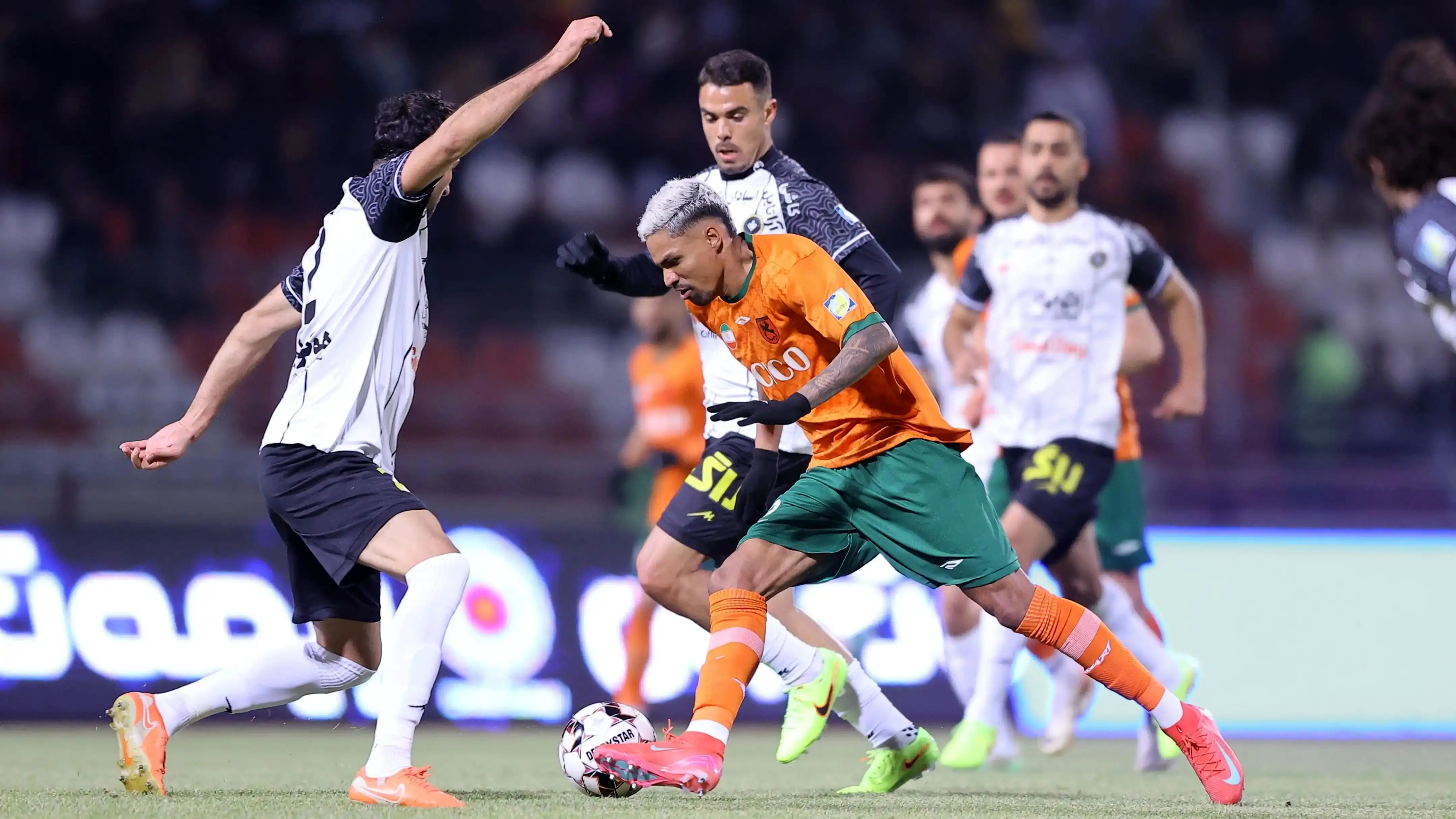 قهرمان لیگ برتر ایران مشخص شد؟

