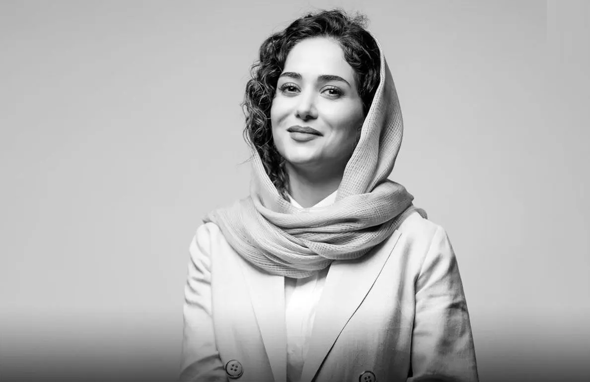 ویدئوی غم‌انگیزی پریناز ایزدیار از مزار پدرش 