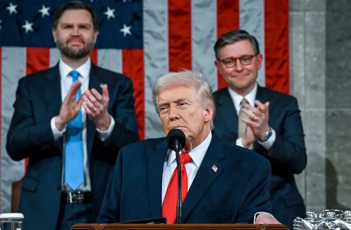 حواشی سخنرانی ترامپ در کنگره آمریکا، از حمله بی‌سابقه به دیوان عالی آمریکا تا رکوردشکنی ترامپ
