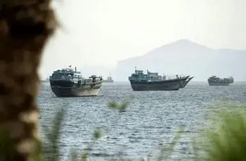 سنتکام: هیچ کشتی تجاری را در تنگه هرمز اسکورت  نمی‌کنیم