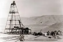 یک عکس یک روایت: حفر نخستین چاه نفت در مسجد سلیمان