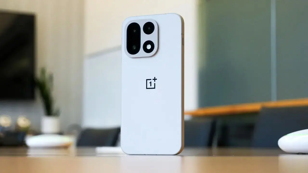 این گوشی پرچم‌دار شما را ناامید می‌کند